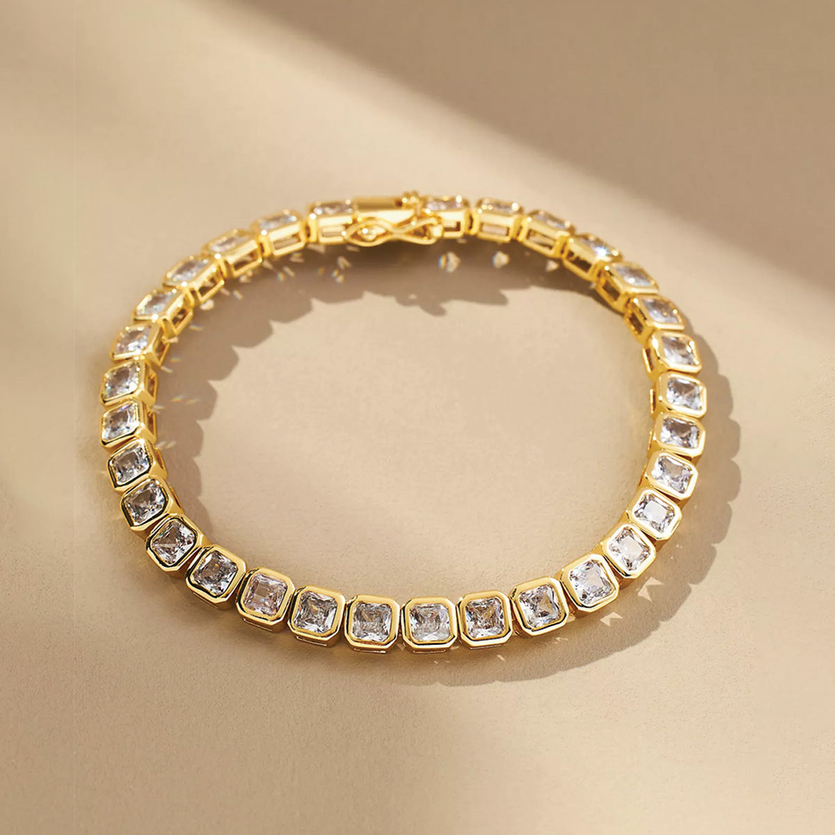 bratara tennis argint 25 rodiat auriu cu diamante cz cushion cut detaliu