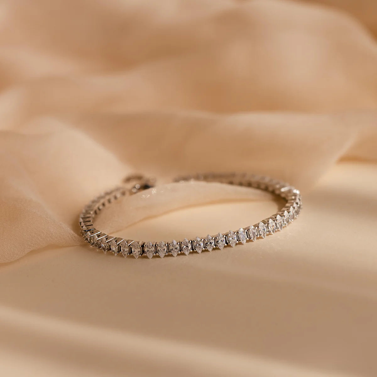 bratara tennis din argint 925 rodiat cu diamante cz marquise cut