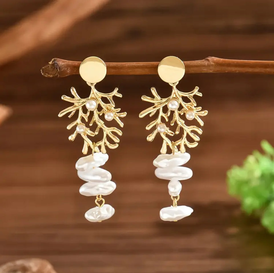 Cercei Aurii "Golden Coral" cu Perle