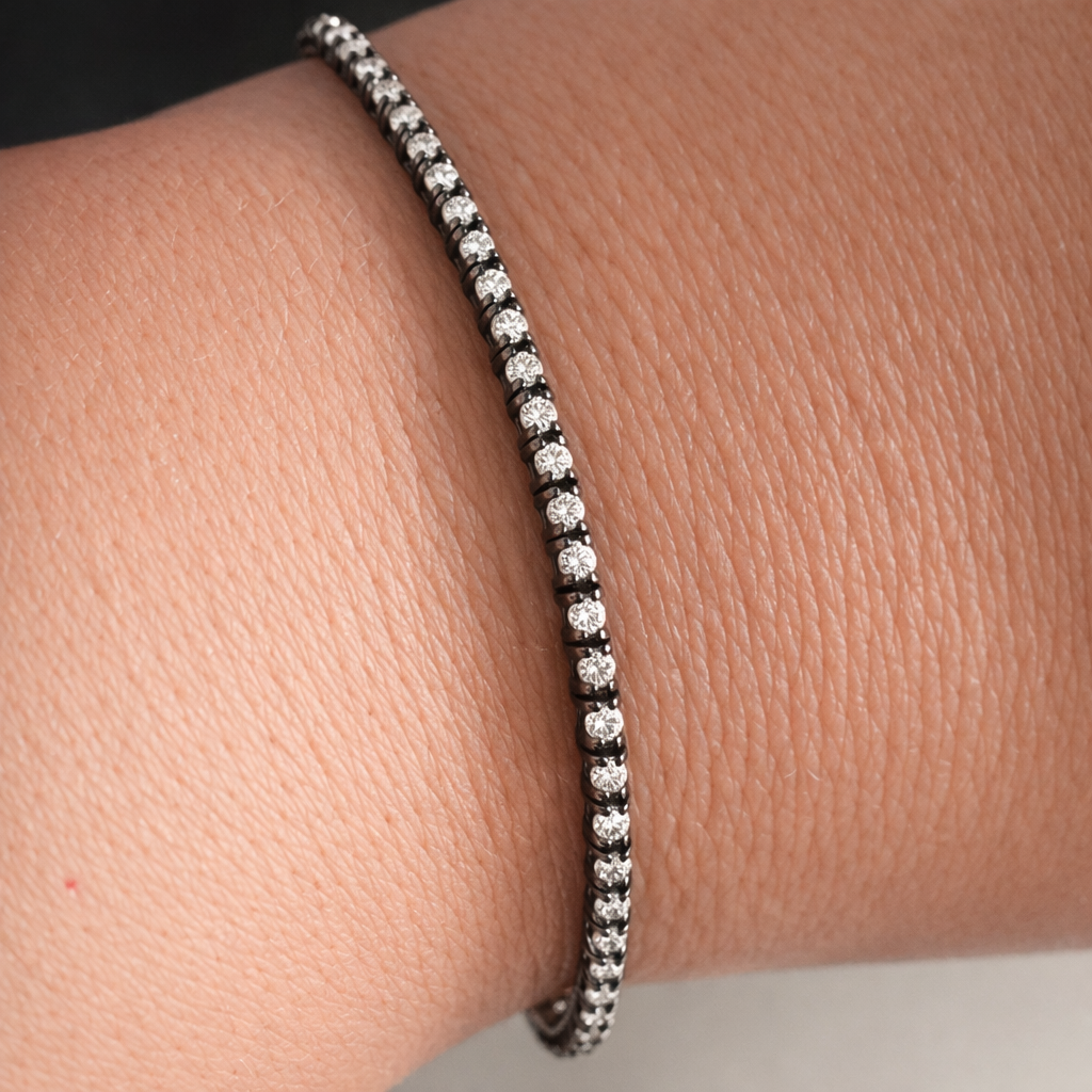 bratara tennis din argint 925 rodiat negru cu diamante cz albe 2 mm la mana