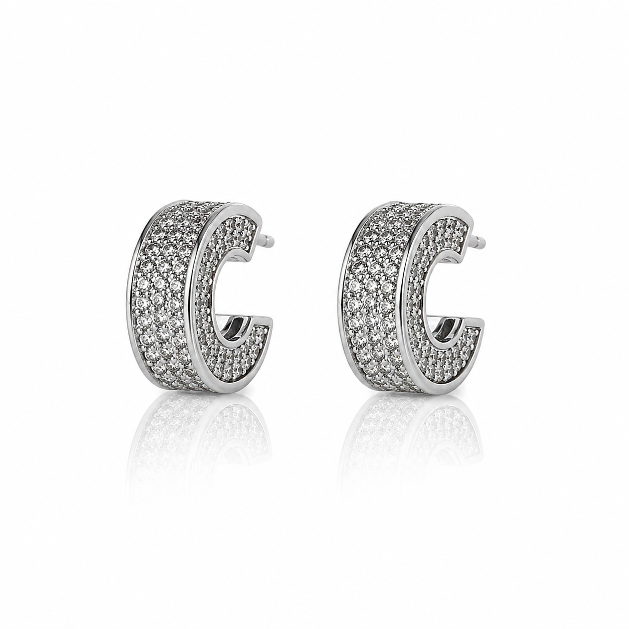 Cercei de dama semi-creole din argint 925 rodiat, cu banda lata de 8mm incrustata complet cu un pavaj dens micropave din diamante cz albe.