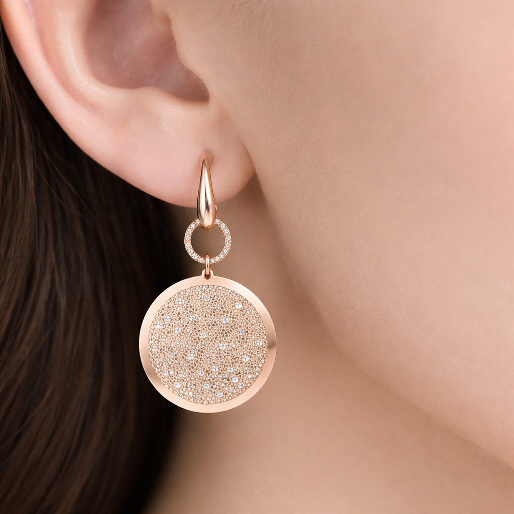 Cercei din argint 925 rose gold cu diamante CZ discrete, design elegant lungi la ureche