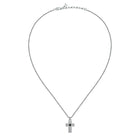 Detaliu pandantiv cruce al colierului bărbătesc Morellato Urban, cu linii verticale și cristal negru în centru