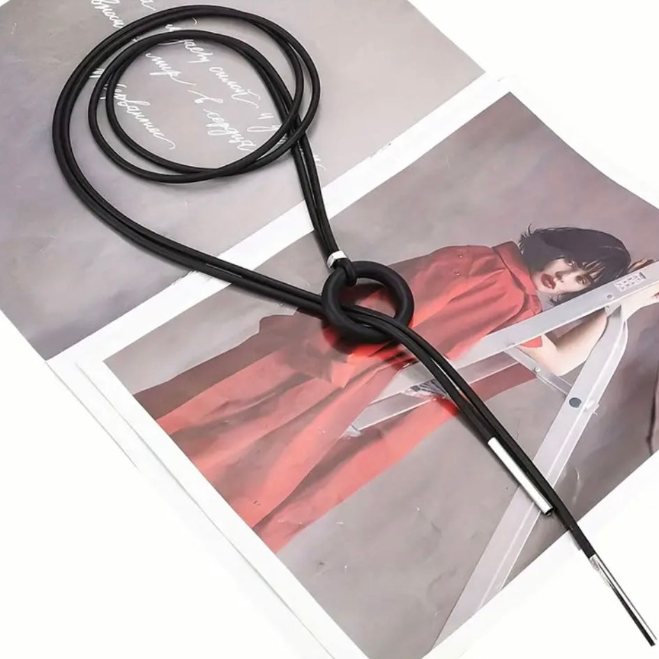 colier noir knot minimalist negru