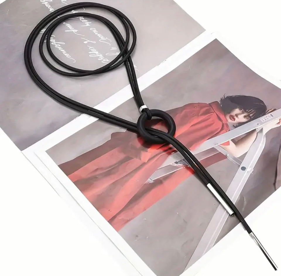 colier noir knot minimalist negru
