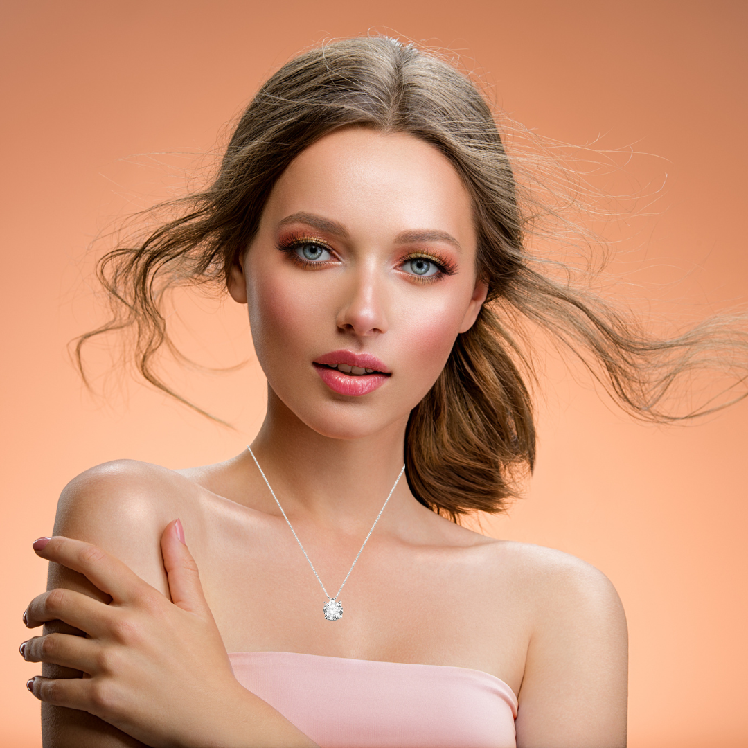 colier punto luce argint cu diamant ca 6 mm la gat