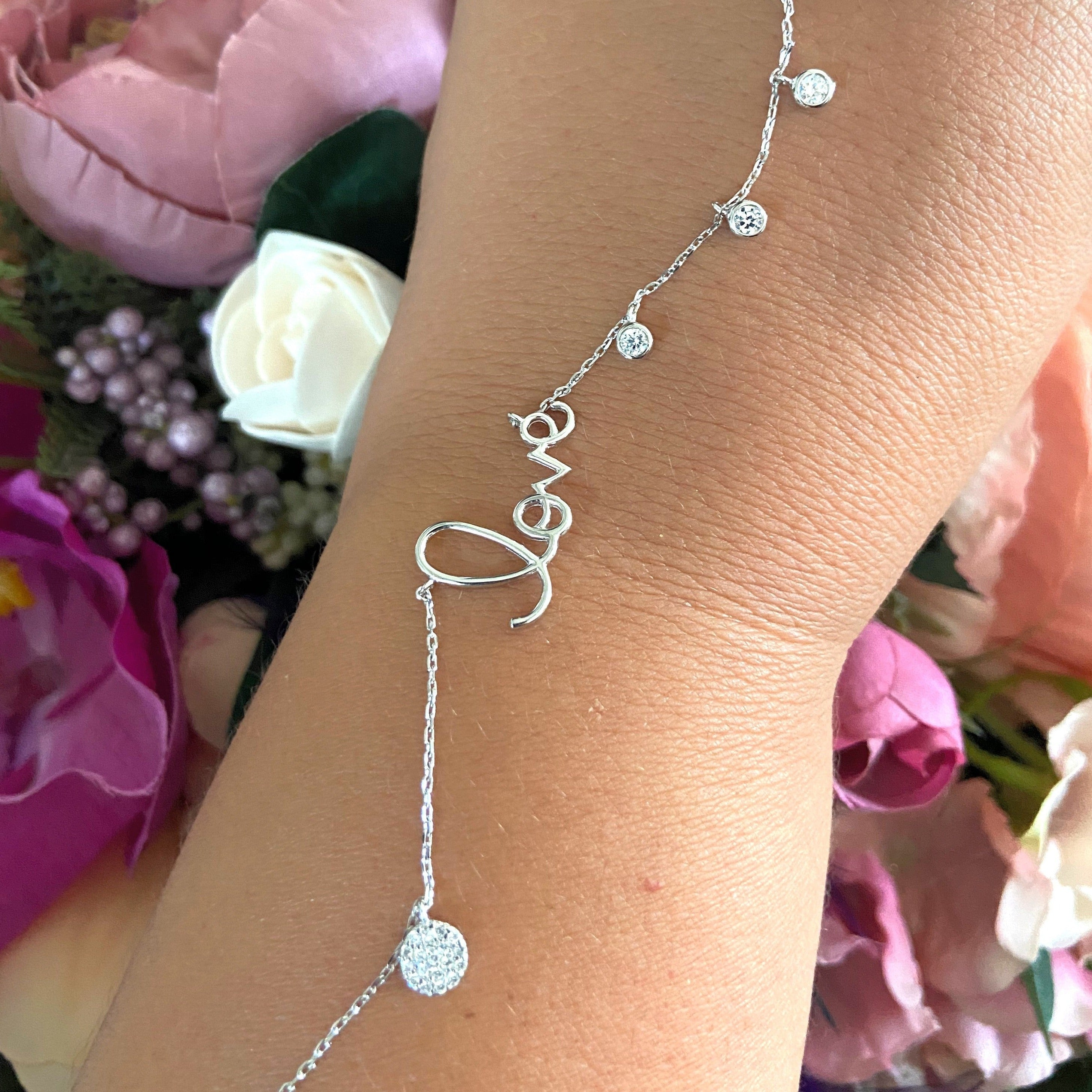 Bratara din argint 925 rodiat cu scris "Love" si charms-uri cu diamante CZ albe Bratara Lasardo Gioielli