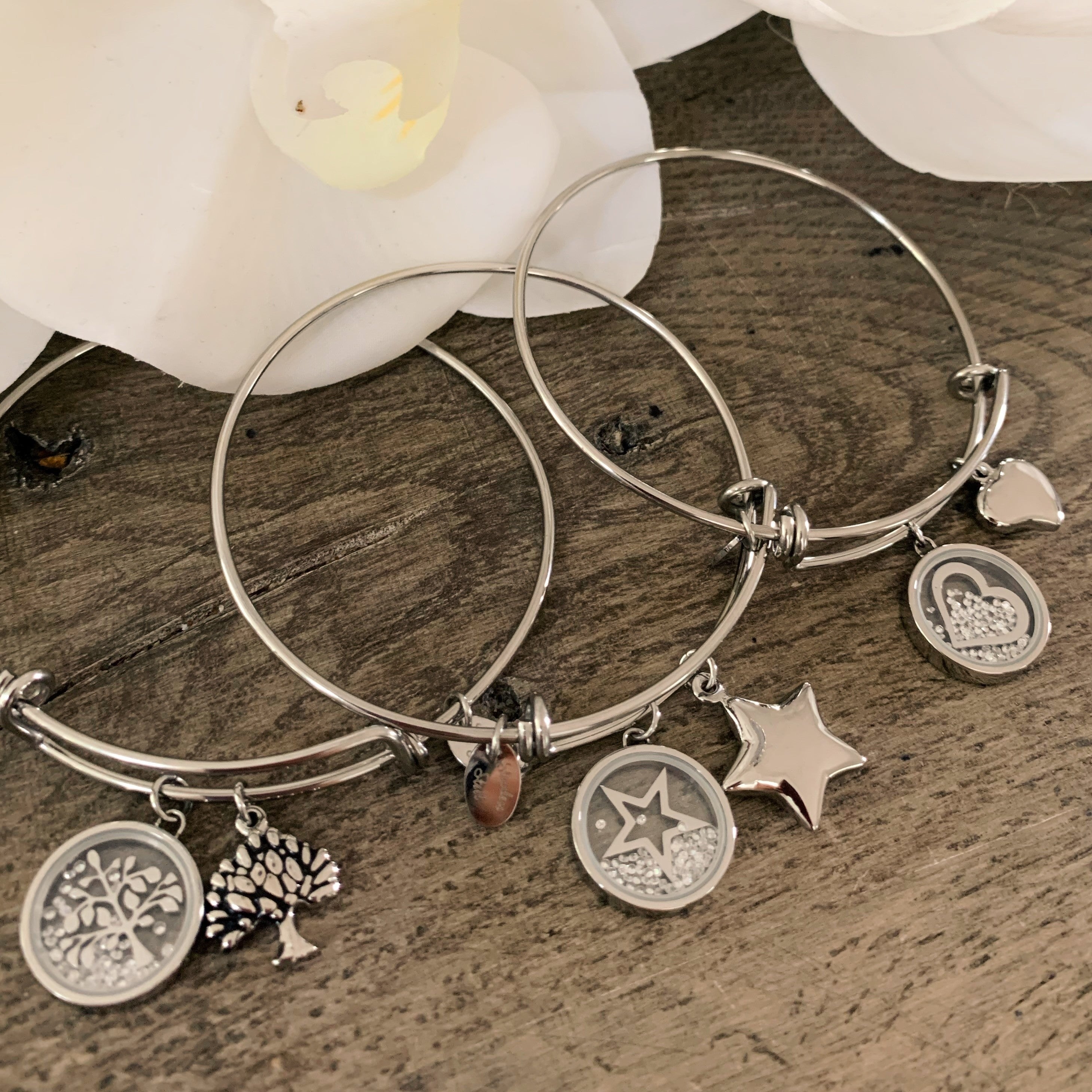 Bratara Rigida Think Positive Din Otel Inoxidabil Cu Charms-uri Inimi Bratara Lasardo Gioielli