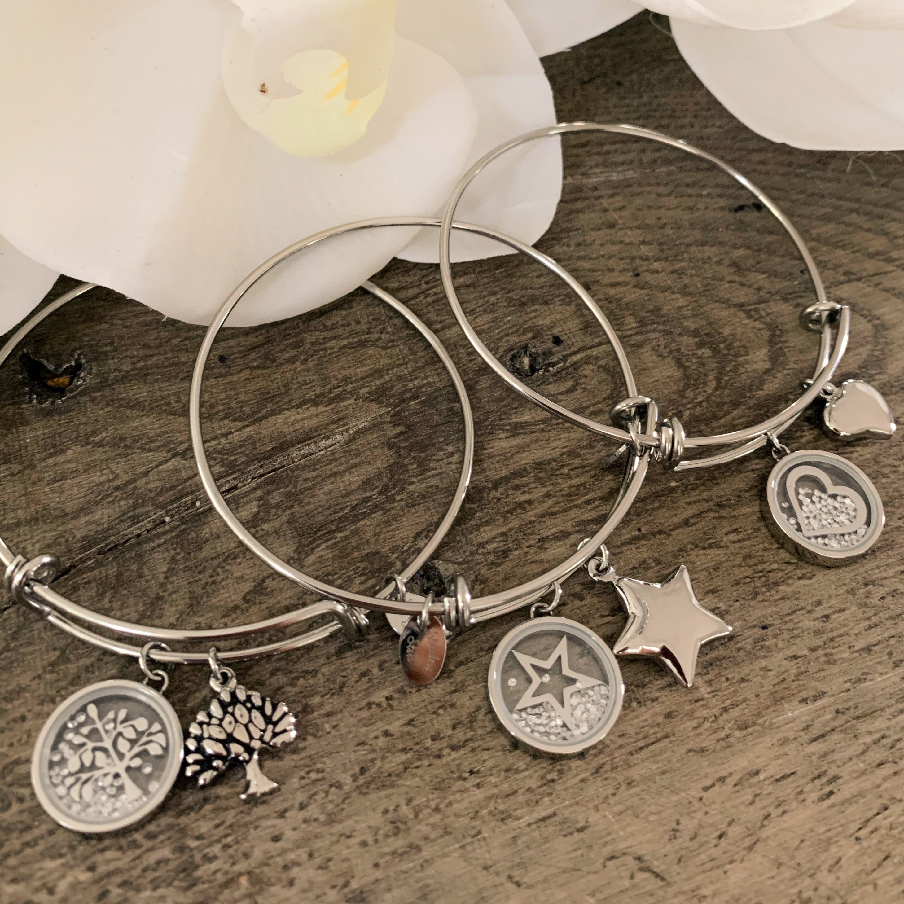 Bratara Rigida Think Positive Din Otel Inoxidabil Cu Charms-uri Stele Bratara Lasardo Gioielli