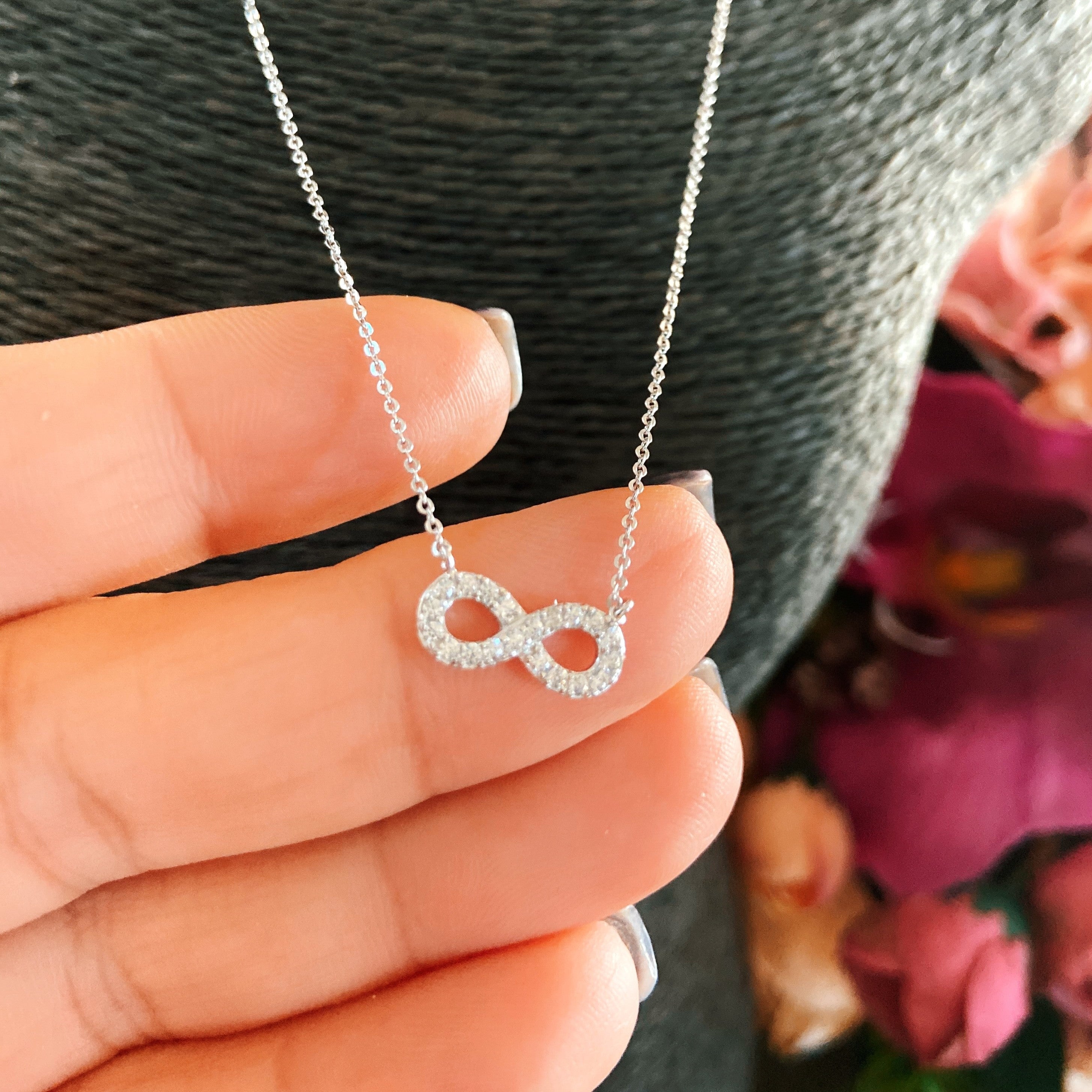 Colier din argint 925 rodiat cu semnul infinitului in diamante CZ albe Colier Lasardo Gioielli