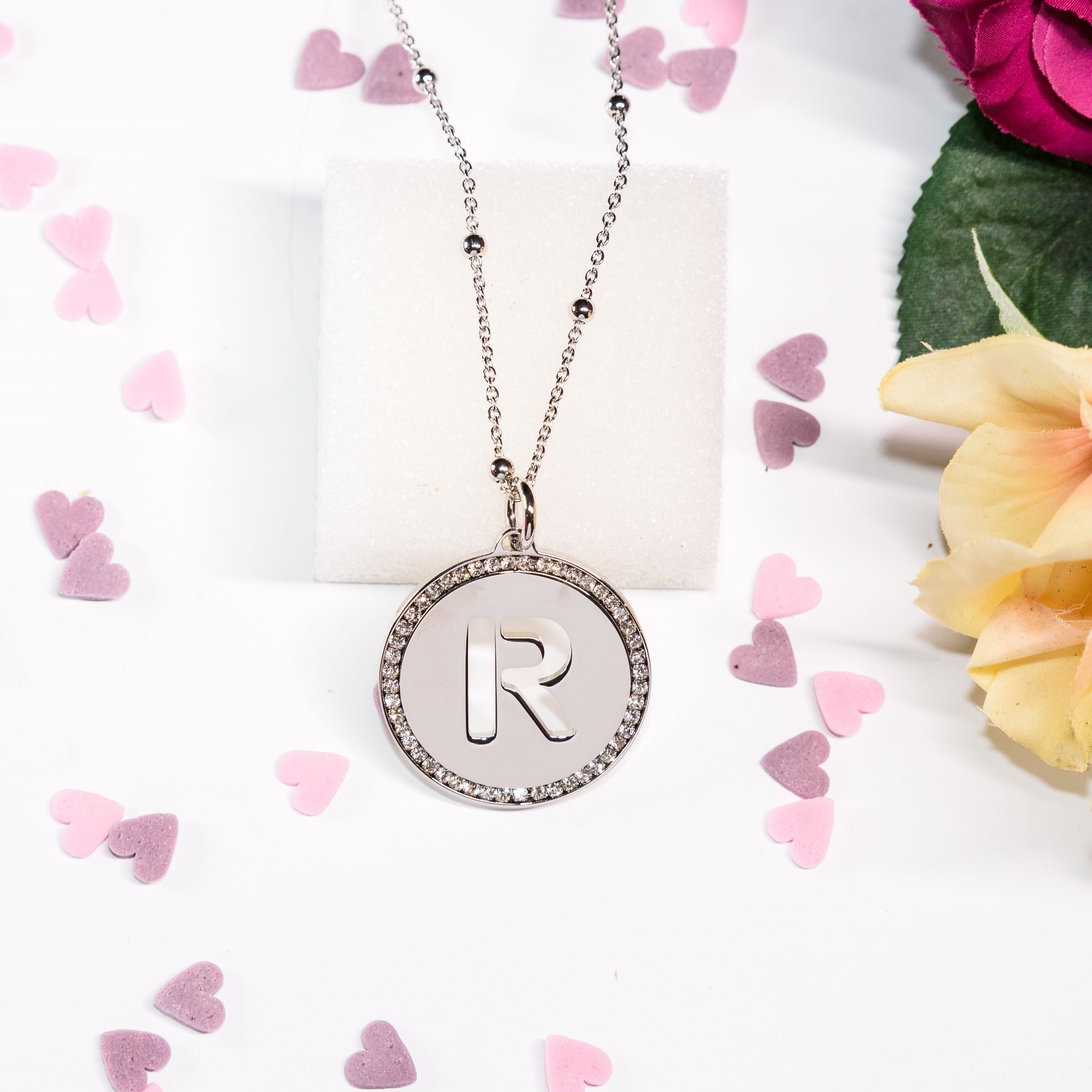 Colier Think Positive Din Otel Inoxidabil Rodiat Cu Pandantiv Litera R Colier Lasardo Gioielli