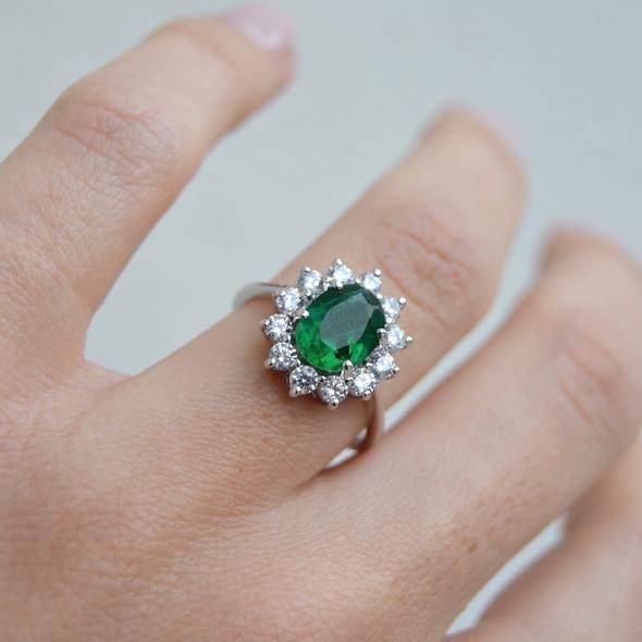 inel argint cu piatra verde