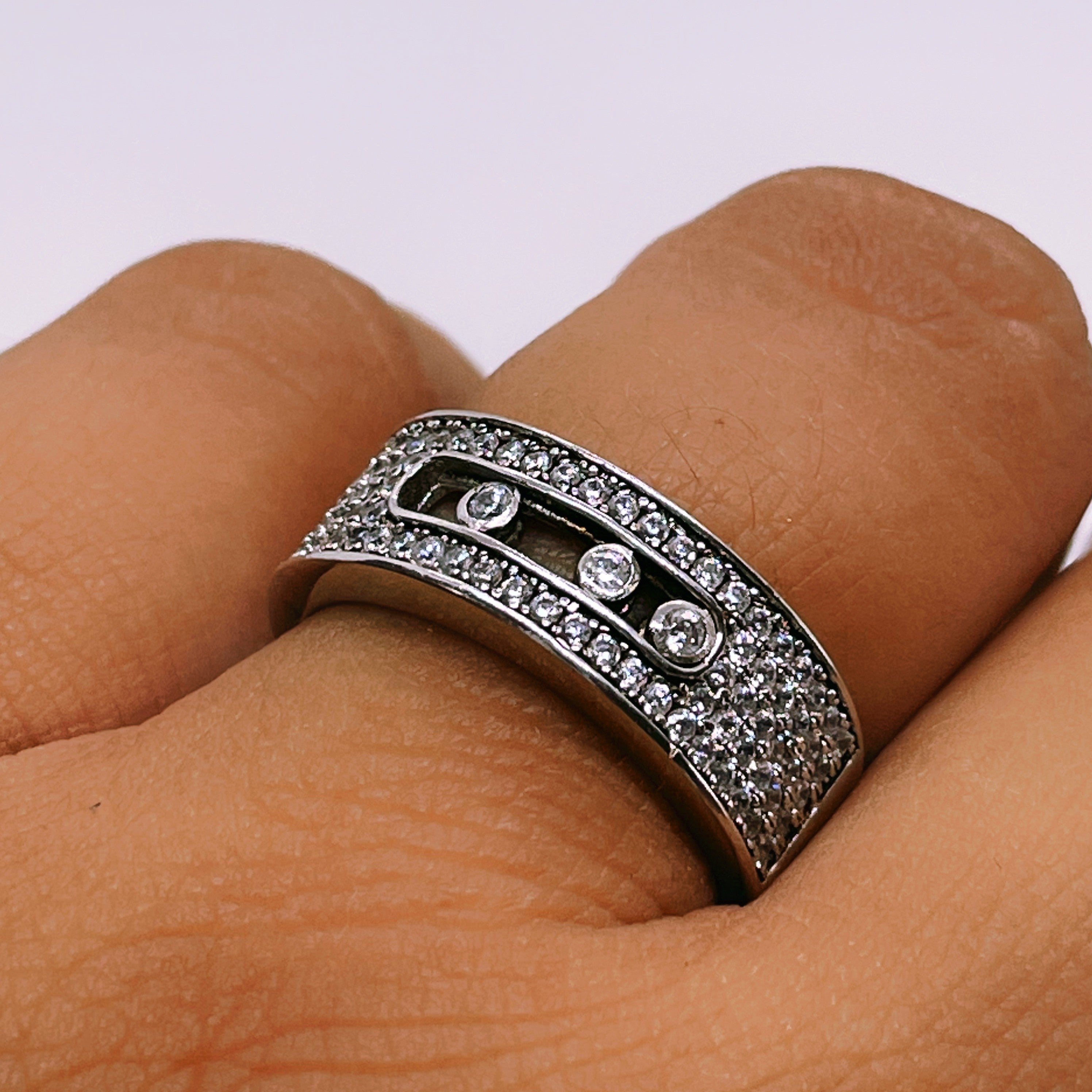 INEL CU PIETRE MISCATOARE