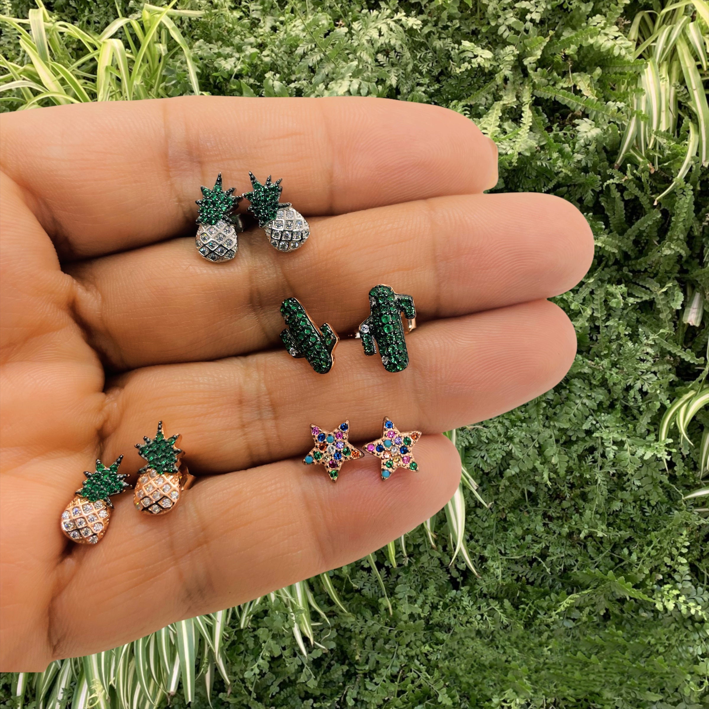 Cercei din argint 925 rodiat in forma de ananas, diamante CZ micropave Cercei Lasardo Gioielli