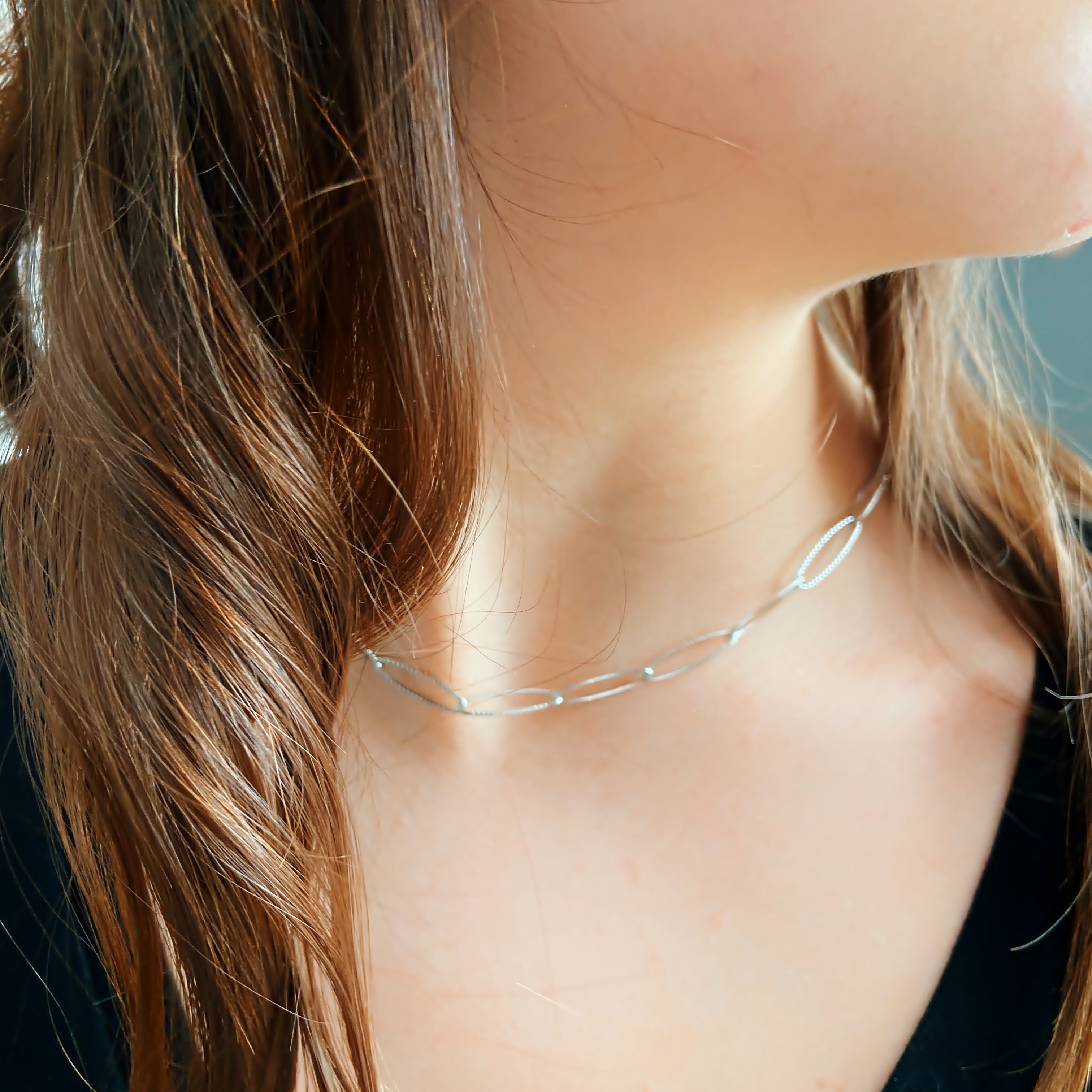 colier argintiu cu zale