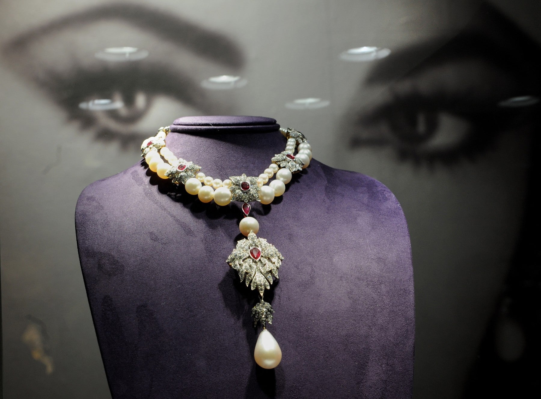 Elizabeth Taylor – o viata marcata de stralucirea bijuteriilor iconice