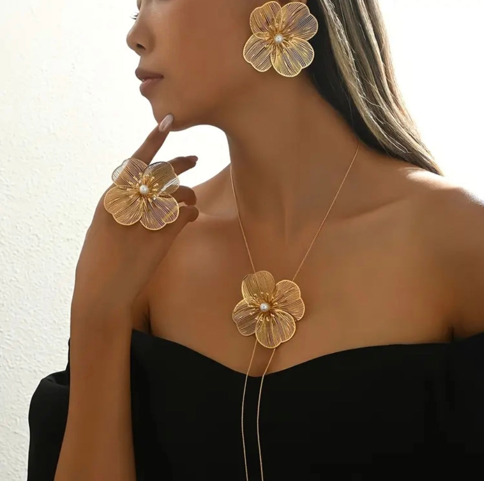 set cercei colier inel floare aurie cu perla