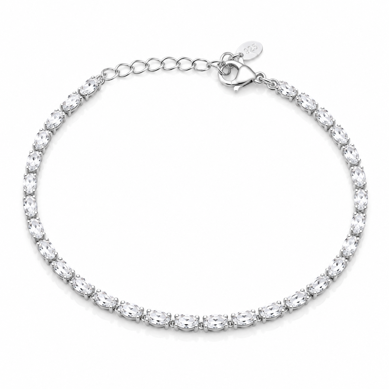 Bratara tennis din argint 925 rodiat  dispusa circular cu un sir continuu de diamante CZ albe ovale si inchizatoare carabina.