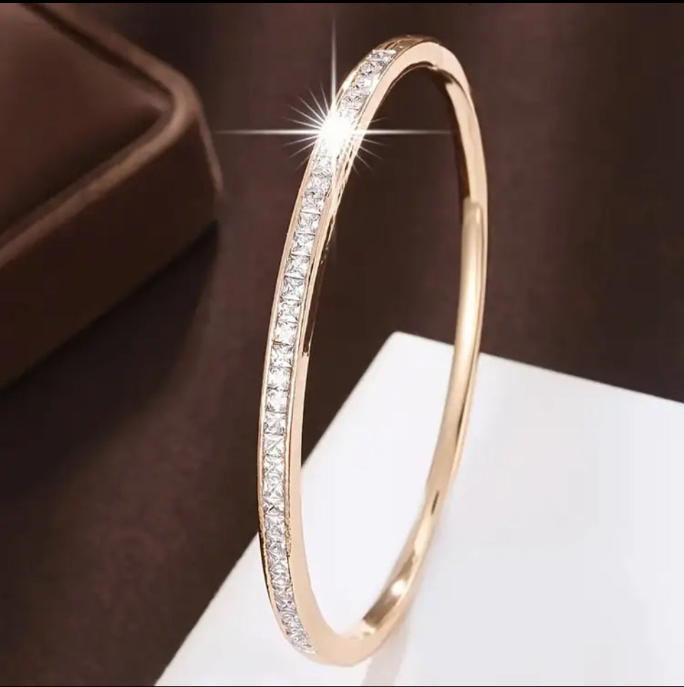 Bratara Aurie Bangle cu Diamante CZ Golden Radiance Bratara Lasardo Gioielli