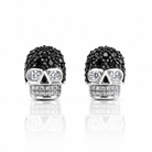 Pereche de cercei din argint 925 in forma de craniu sculptural, decorati cu un pavaj de cristale negre pe crestet si diamante cz albe pentru ochi si dinti