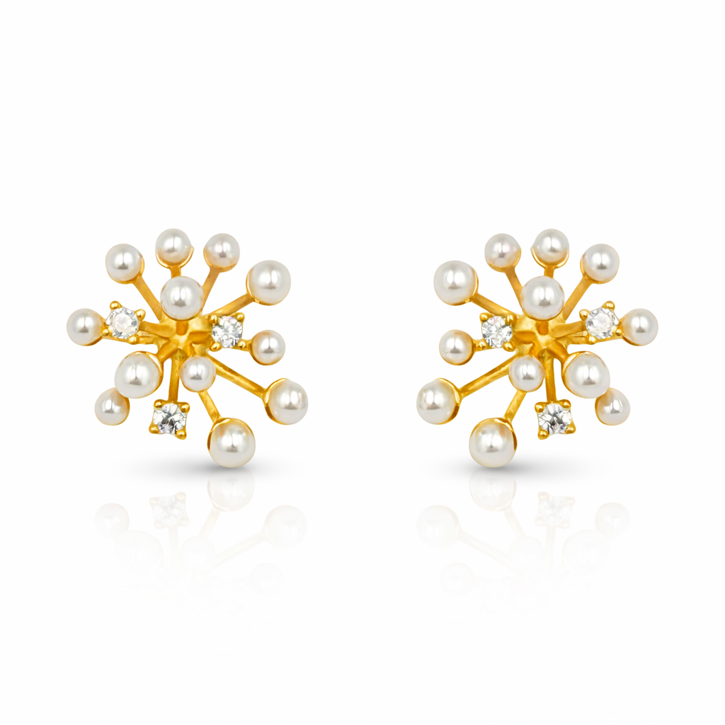 Pereche de cercei premium din argint 925 placati cu aur galben cu design tridimensional tip explozie decorati cu perle de cultura albe si cristale cz.