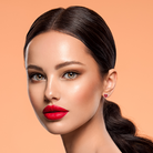 cercei din argint 925 rodiat cu inimi rosii model Tiffany la urechea unui model feminin