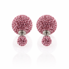 Cercei de dama din argint cu cristale swarovski roz si design asimetric cu doua sfere stralucitoare pe fundal alb curat