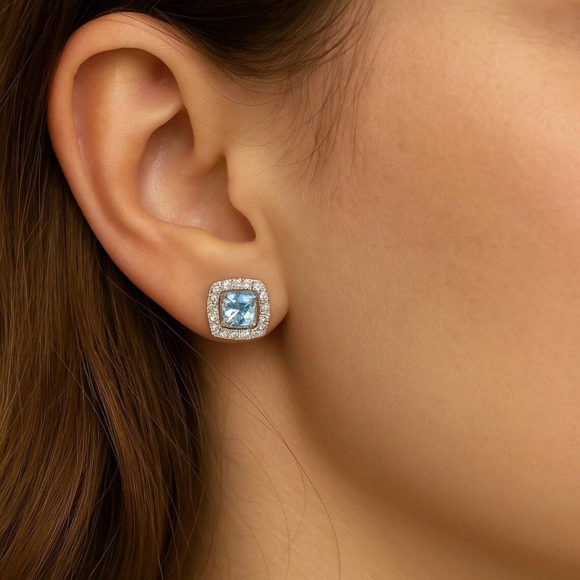 cercei din argint 925 rodiat cu diamante cz si acvamarin cushion cut la ureche
