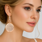 Cercei din argint 925 rose gold cu diamante CZ discrete, design elegant lungi la ureche