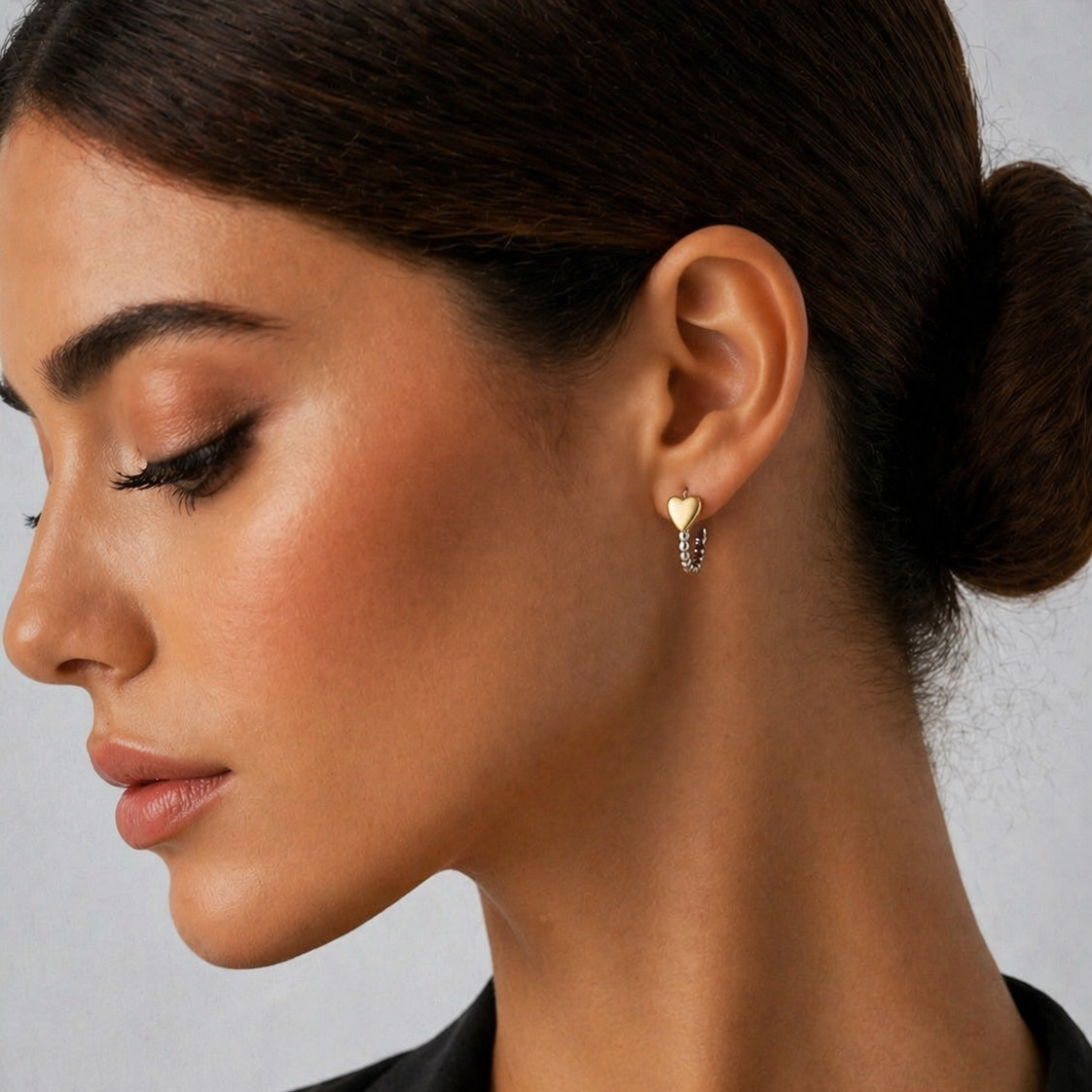 Cercei tip tortita din argint 925 rodiat cu design cu bilute si inima centrala aurie lucioasa, stil minimalist, Lasardo Gioielli, la ureche