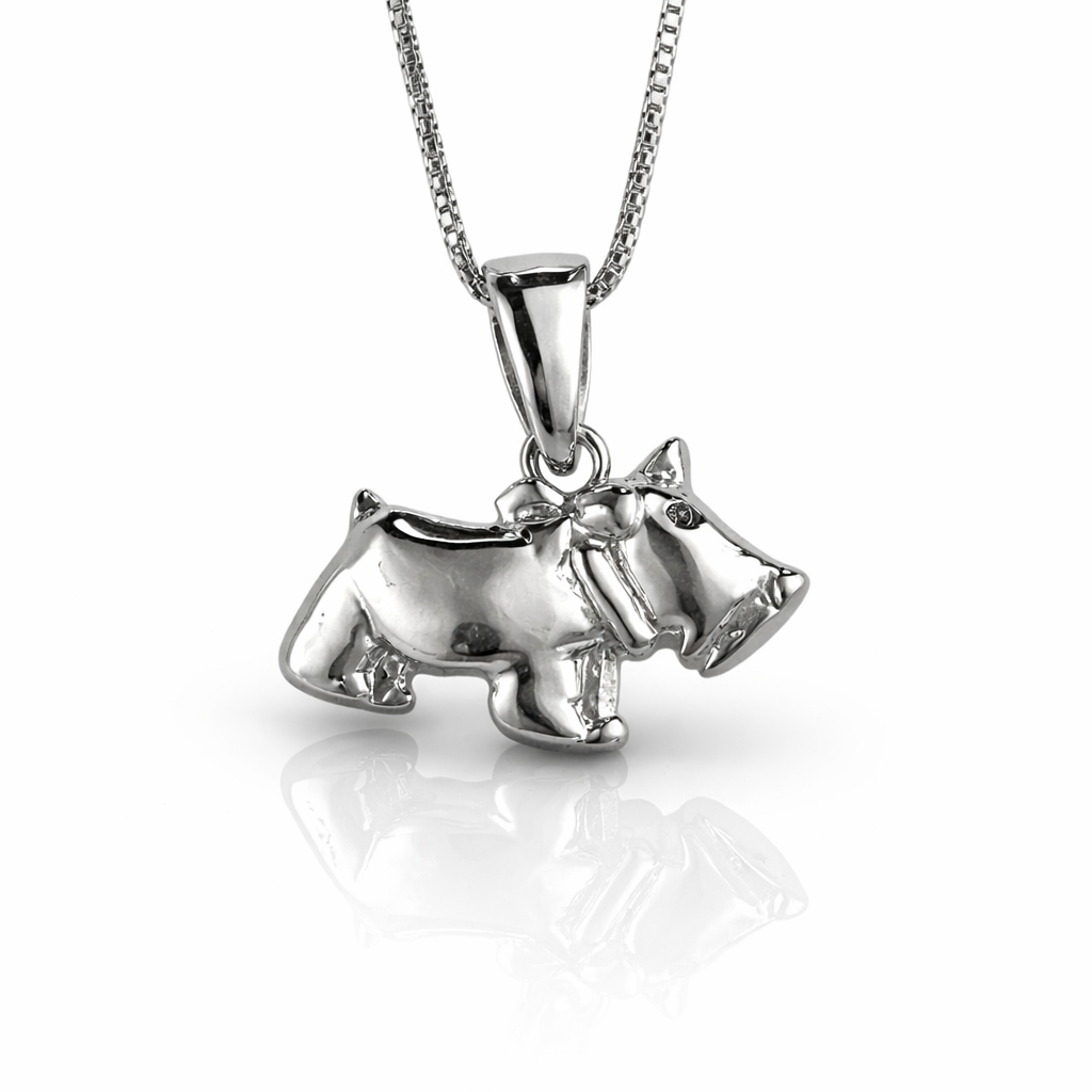 Colier fin din argint 925 rodiat cu pandantiv in forma de caine Scottish Terrier, design sculptural lucios, colectia Lasardo Gioielli.
