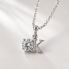 colier din argint 925 rodiat cu pandantiv ok diamant cz imazgine macro