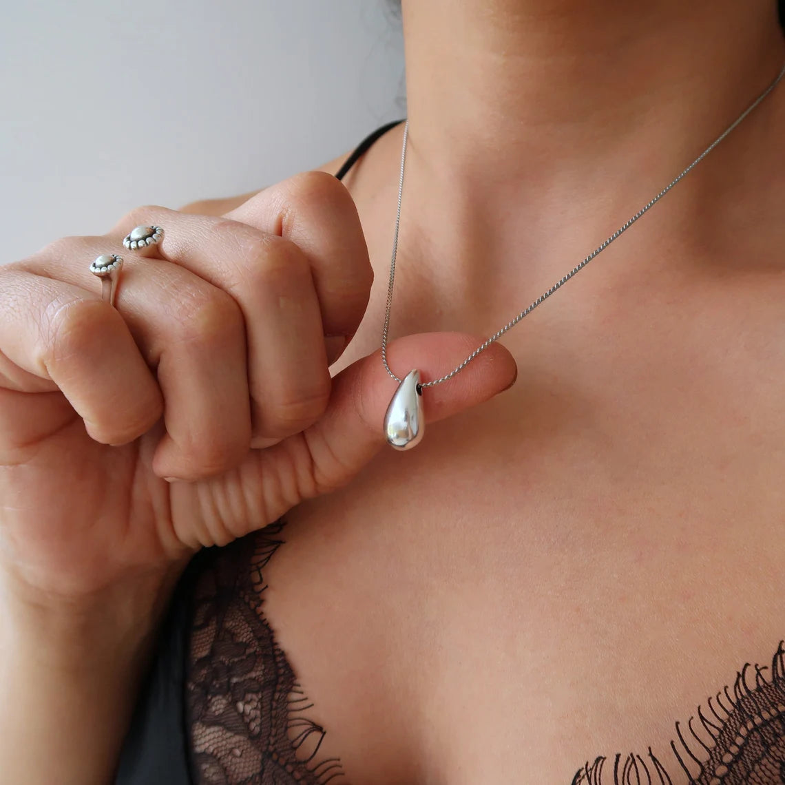 colier din argint 925 rodiat cu pandantiv in forma de lacrima silver drop